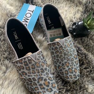 Toms Cheetah Shoes 8.5